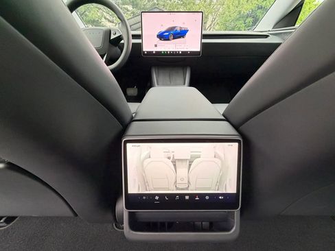 Used 2024 Tesla Model 3 Long Range AWD/4WD image 14