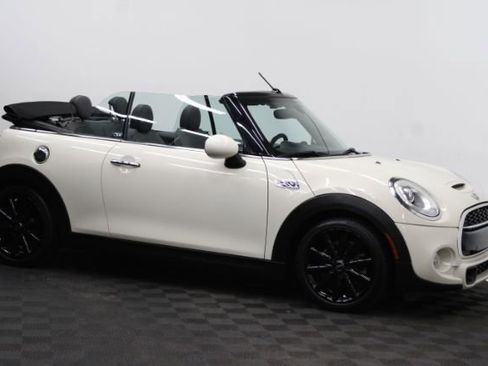 Used 2016 MINI Cooper S image 1