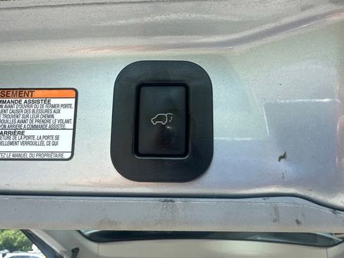 Used 2015 Toyota Sienna XLE w/ XLE Navigation Package FWD image 10