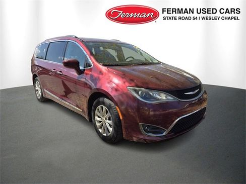 Used 2017 Chrysler Pacifica Touring-L image 1