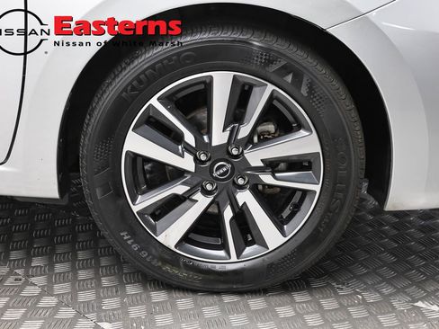 Used 2025 Nissan Versa SV FWD image 30