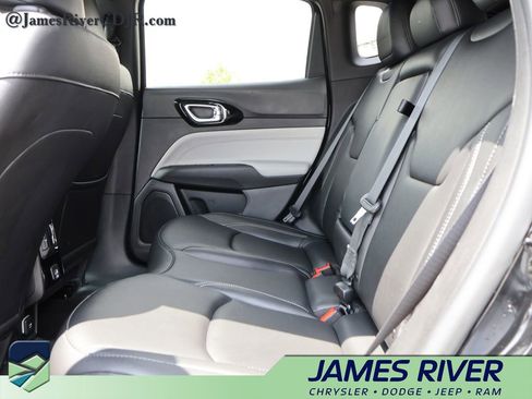 Used 2025 Jeep Compass Limited AWD/4WD image 17