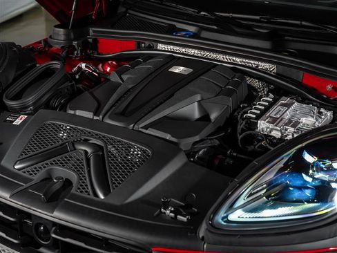 New 2026 Porsche Macan GTS image 14