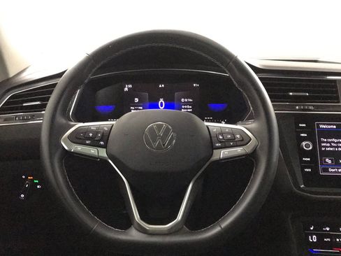 Used 2023 Volkswagen Tiguan SE w/ Panoramic Sunroof Package FWD image 22