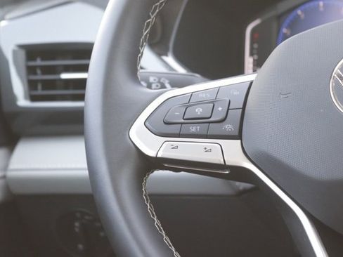 Used 2024 Volkswagen Taos SEL image 20