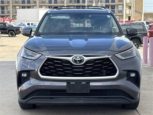 Used 2023 Toyota Highlander XLE image 8