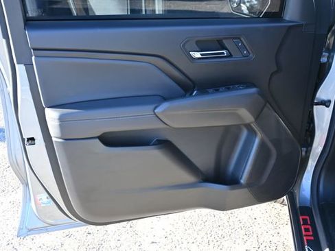 Used 2024 Chevrolet Colorado LT w/ LT Convenience Package II image 10