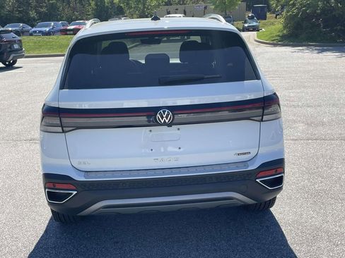Used 2025 Volkswagen Taos SEL image 5