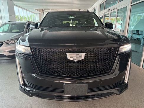Used 2021 Cadillac Escalade Sport w/ Driver Assist Tech Package AWD/4WD image 2