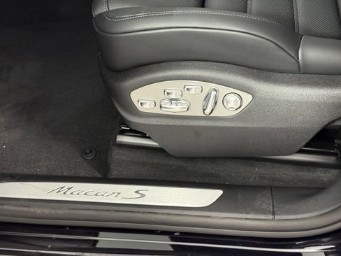 Certified 2026 Porsche Macan S AWD/4WD image 29