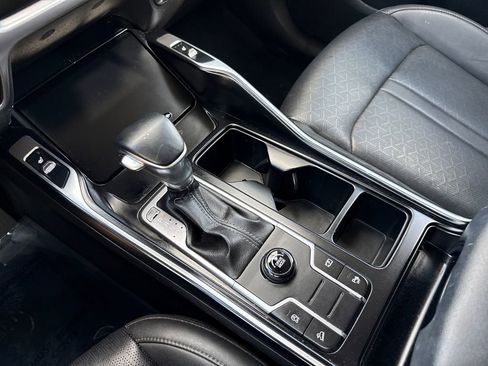 Used 2022 Kia Sorento S image 22