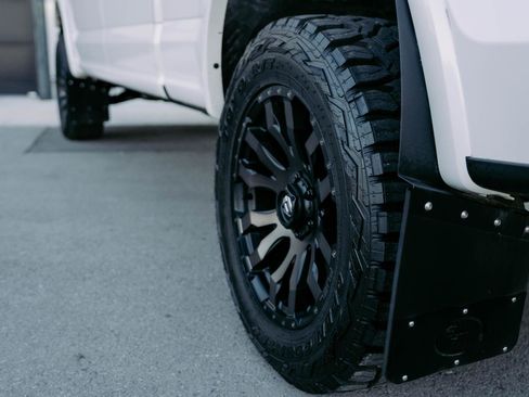 Used 2018 Ford F150 Lariat w/ Equipment Group 502A Luxury image 8