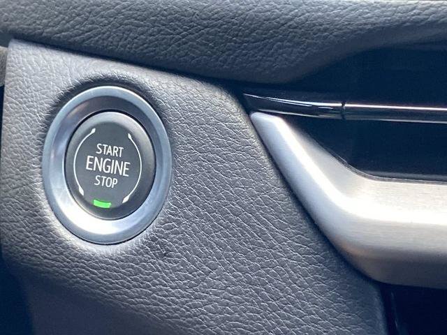 Used 2025 Cadillac XT4 Sport w/ Cold Weather Package FWD image 13