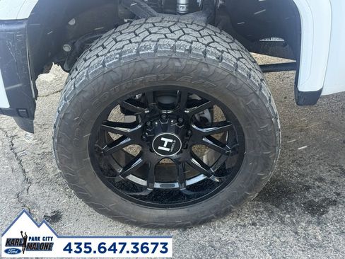 Used 2025 GMC Sierra 3500 AT4 w/ AT4 Premium Plus Package image 8