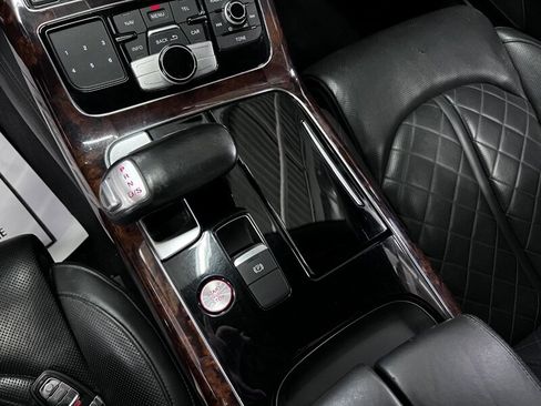 Used 2014 Audi S8 image 29