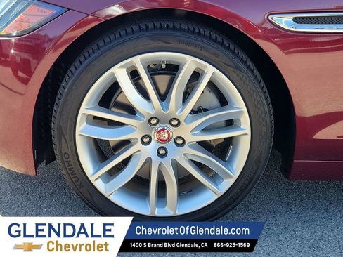 Used 2017 Jaguar XF Prestige image 19