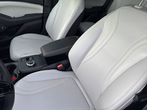 Used 2022 Ford Mustang Mach-E Premium image 10