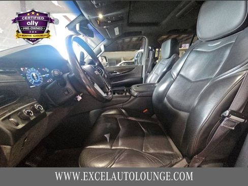 Used 2017 Cadillac Escalade Platinum AWD/4WD image 12