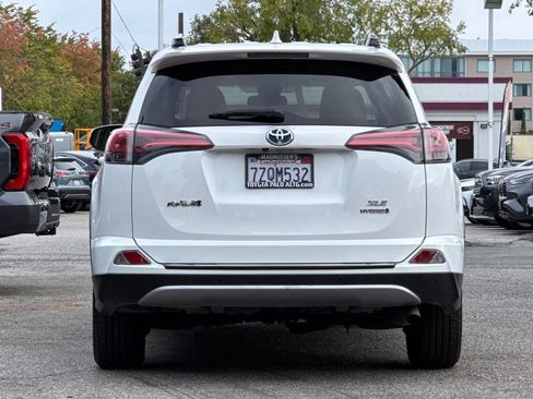 Used 2017 Toyota RAV4 XLE w/ Convenience Package AWD/4WD image 4