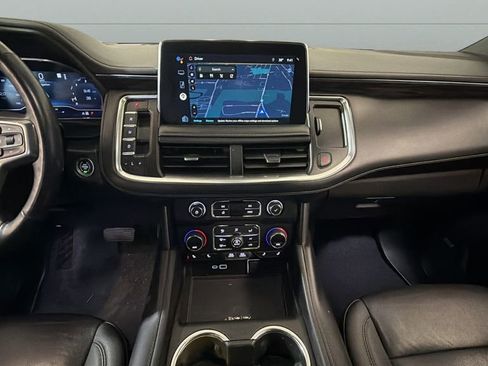 Used 2022 Chevrolet Tahoe Z71 w/ Luxury Package AWD/4WD image 10