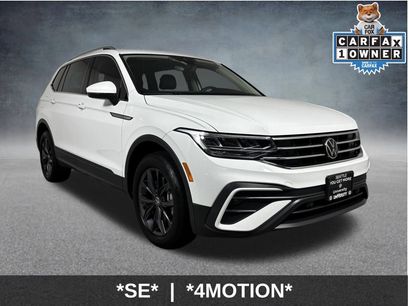 Used 2022 Volkswagen Tiguan SE w/ Panoramic Sunroof Package