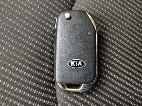 Used 2019 Kia Forte LXS image 32