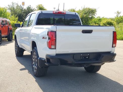 Used 2023 Chevrolet Colorado Z71 w/ Z71 Convenience Package 2 AWD/4WD image 3