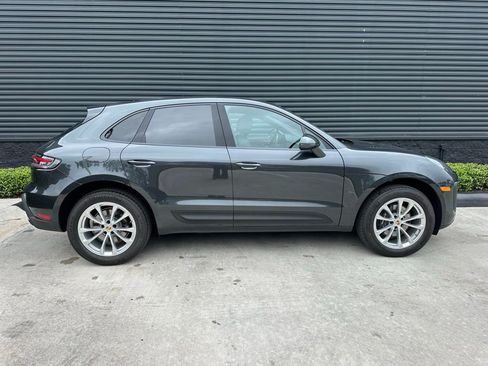 Certified 2025 Porsche Macan image 10