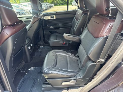 Used 2020 Ford Explorer Platinum w/ Premium Technology Package image 20