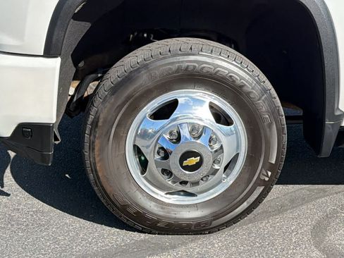Used 2022 Chevrolet Silverado 3500 High Country w/ Safety Package II AWD/4WD image 9