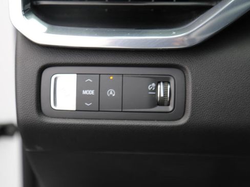 Used 2024 GMC Acadia Elevation w/ Luxury Package image 8