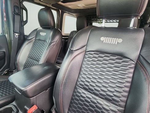 Used 2021 Jeep Wrangler Unlimited Rubicon AWD/4WD image 12