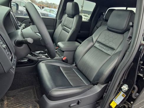 Used 2022 Nissan Frontier PRO-4X w/ Pro-4X Premium Package image 10