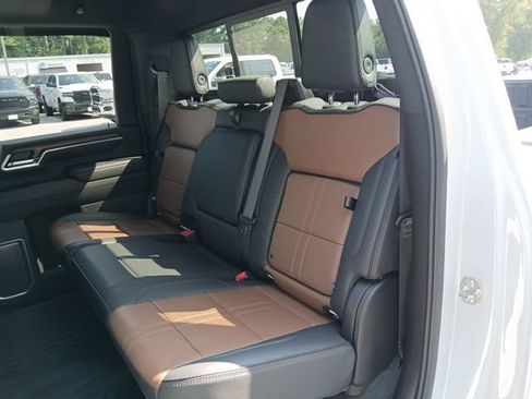 Used 2025 Chevrolet Silverado 3500 High Country w/ Technology Package AWD/4WD image 37
