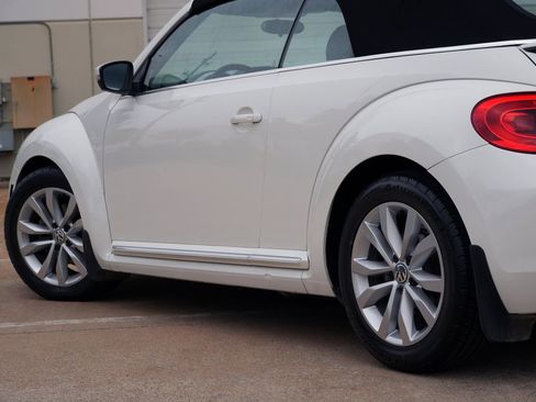 Used 2013 Volkswagen Beetle TDI FWD image 32