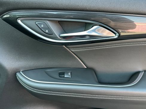 Used 2022 Buick Envision Essence w/ Sport Touring Package image 22