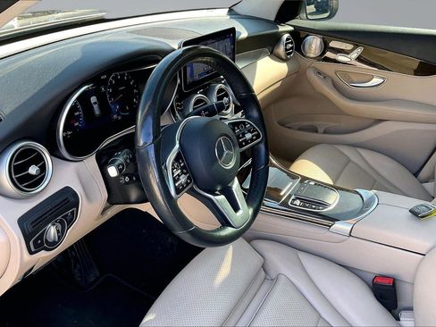 Used 2021 Mercedes-Benz GLC 300 4MATIC image 17