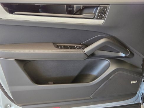 New 2026 Porsche Cayenne Base image 14