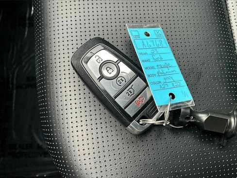 Used 2023 Ford Escape Platinum image 11