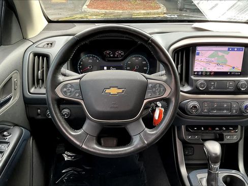 Used 2022 Chevrolet Colorado Z71 AWD/4WD image 6