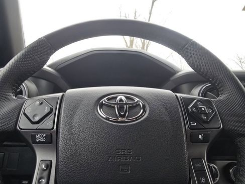 Used 2023 Toyota Tacoma TRD Off-Road image 27