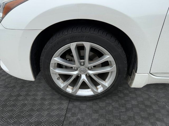 Used 2011 Nissan Altima 3.5 SR FWD image 9
