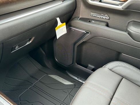 Used 2024 Chevrolet Silverado 1500 High Country image 16