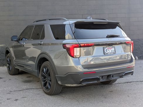 Used 2025 Ford Explorer ST-Line image 7