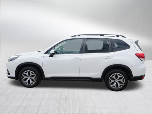 Used 2023 Subaru Forester Premium AWD/4WD image 4
