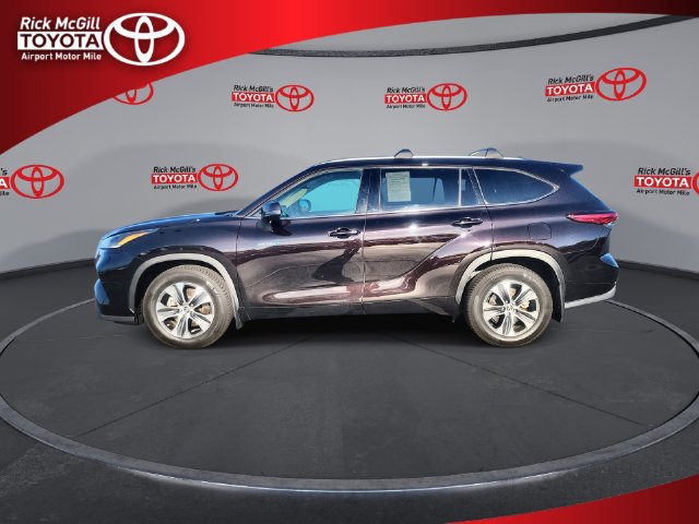 Used 2021 Toyota Highlander XLE AWD/4WD image 5