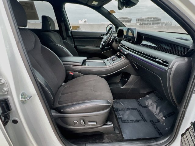 Used 2025 Hyundai Palisade Calligraphy AWD/4WD image 9