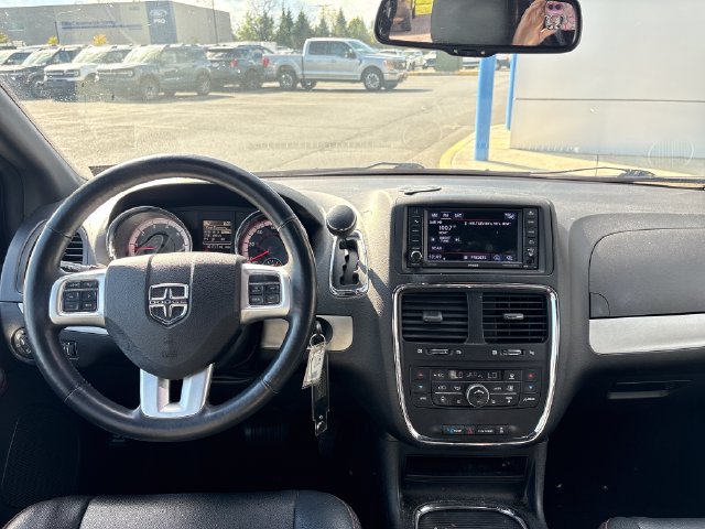 Used 2018 Dodge Grand Caravan GT w/ Safety Sphere Group FWD image 13