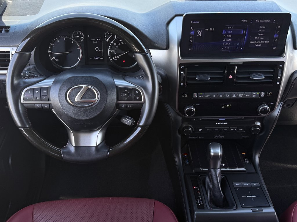 Used 2023 Lexus GX 460 Premium w/ Accessory Package AWD/4WD image 11
