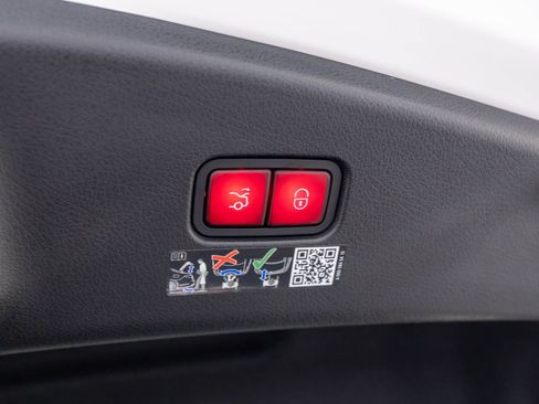 New 2026 Mercedes-Benz CLE 300 4MATIC Coupe image 34